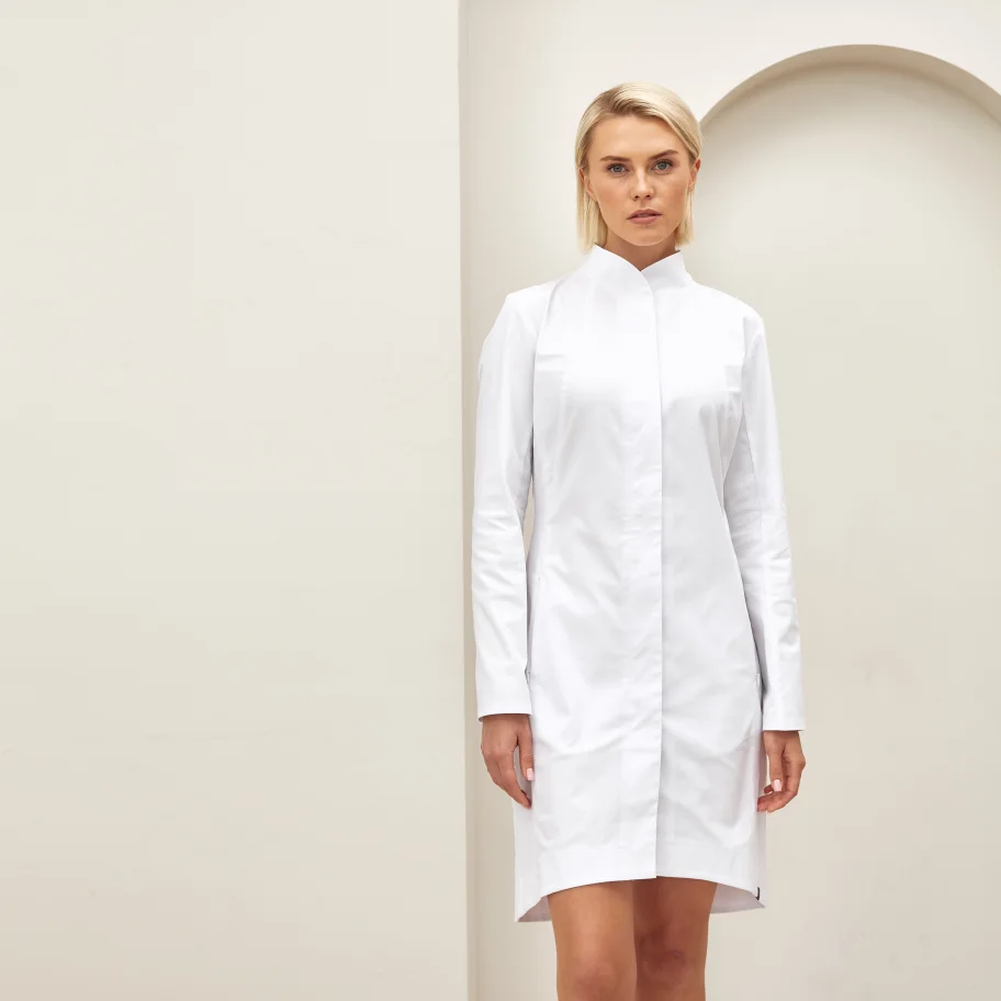 Medical Gown with asymmetrical length with long sleeves