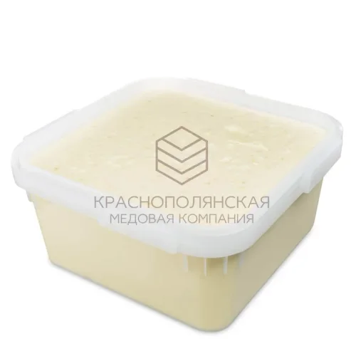 Cream honey with pistachio