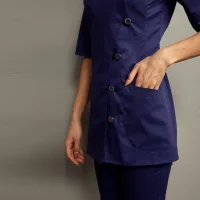 Медицинская блуза с асимметричным бортом