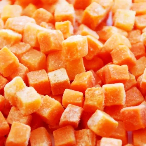 Замороженная морковь ( кубики)