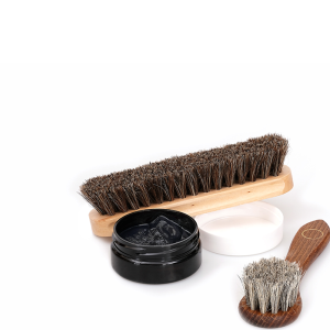 Brushes and sponges for shoes