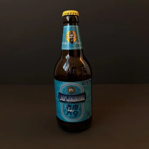 Light unfiltered clarified unpasteurized craft beer "Mr. PI (Laopi)" 0.456l glass