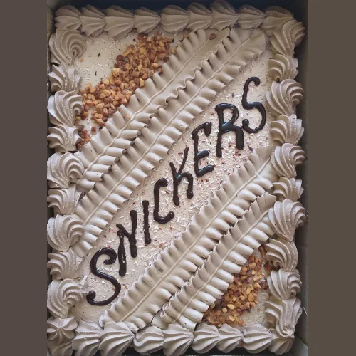 Торт бисквитный Snickers