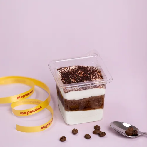 Десерт Тирамису бисквитный со сливочным муссом и кофейным сиропом