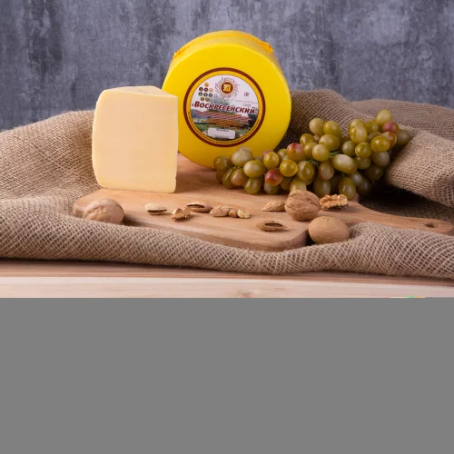   Cheese VOSKRESENSKY CHEESE MAKER "Voskresensky" 40% without zmzh (Russia)