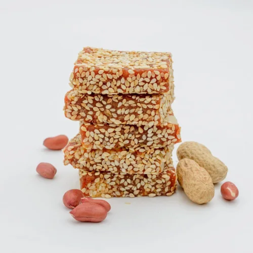 Fruit-vegetable "Apple Carrot Peanuts" with sesame