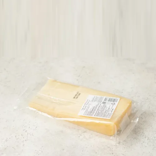 Semi-solid cheese "Petit Premier"