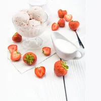Мороженое пломбир с клубникой «Клубника со сливками»