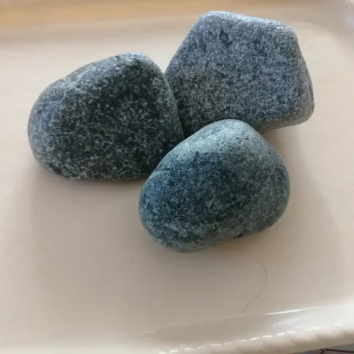 Stones stuffing Jadeit