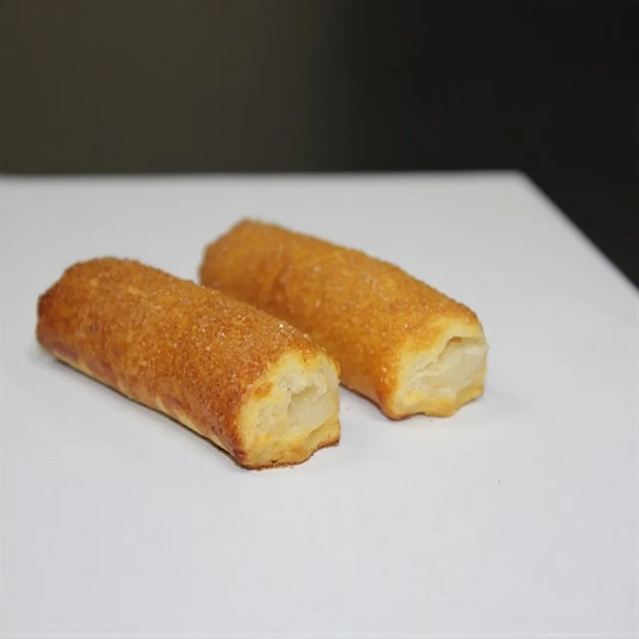 Baking tube with filling (cottage cheese or confiture)