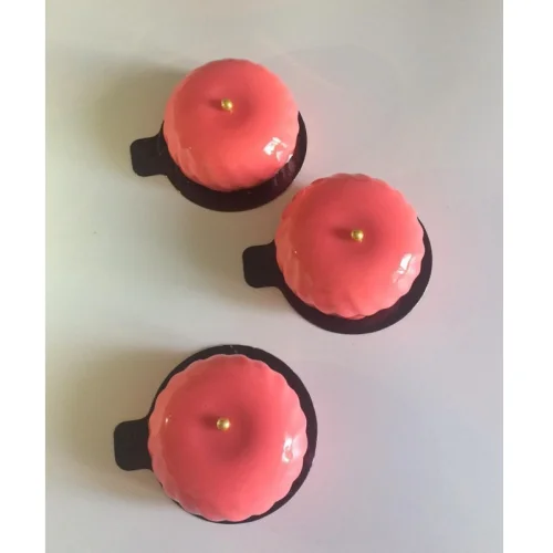 Mousse cherry cupcake
