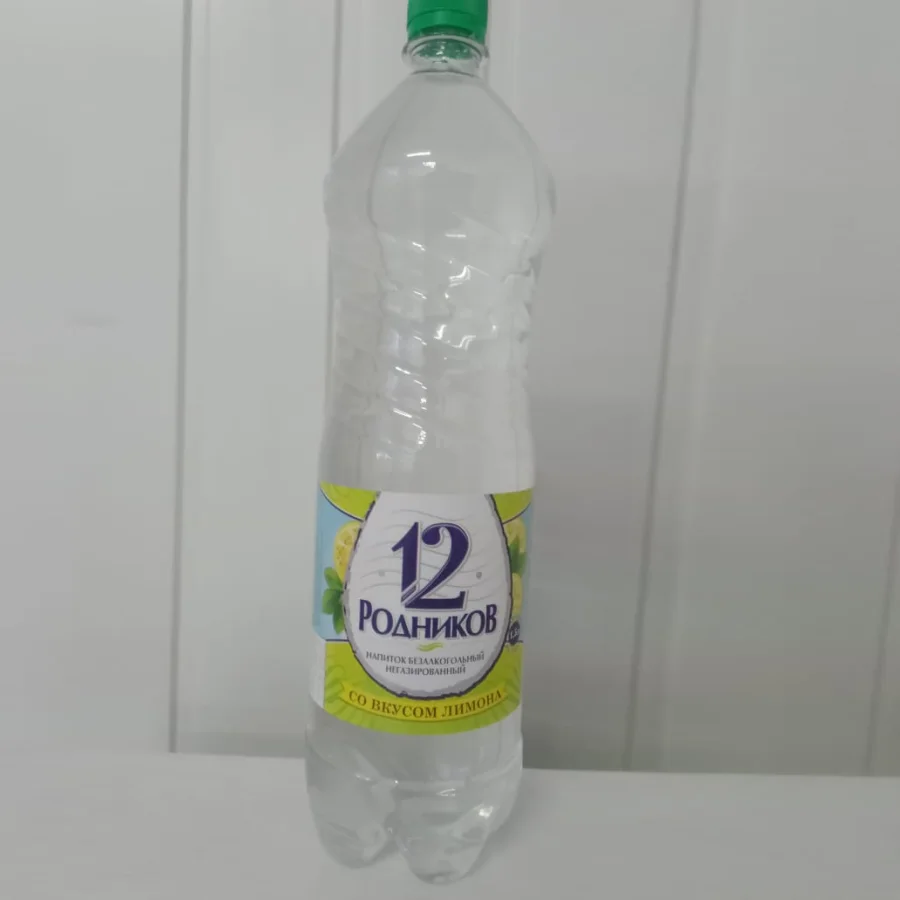 Drinking water with lemon 1.5l