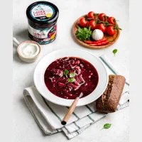 Borscht with beef and baked beetroot