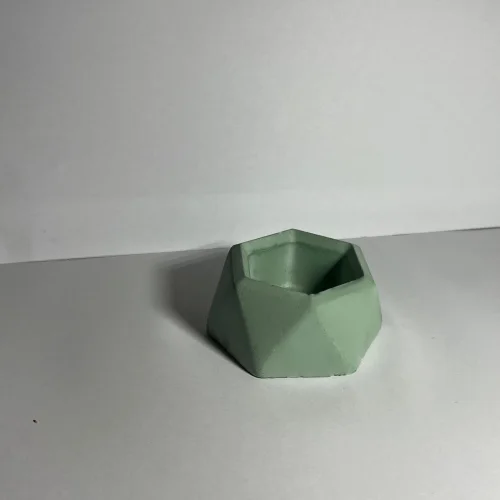 The "Rhombus" candlestick is green