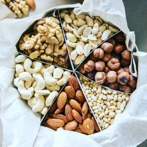 Gift set with nuts