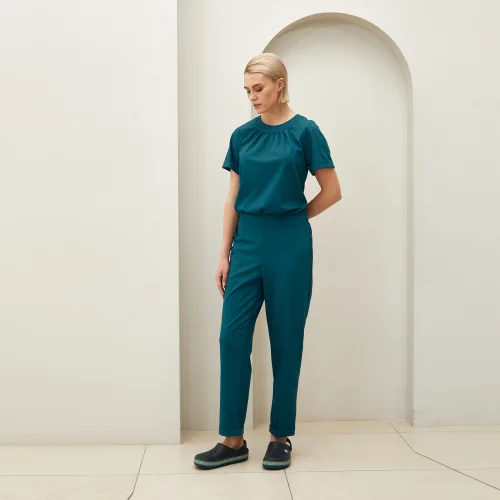 Medical jumpsuit with short sleeves