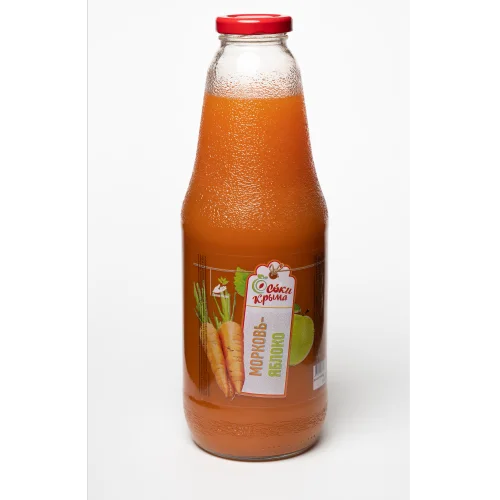 Carrot-apple juice of direct pressing with pulp