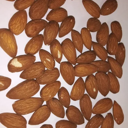 Raw almonds Carmel