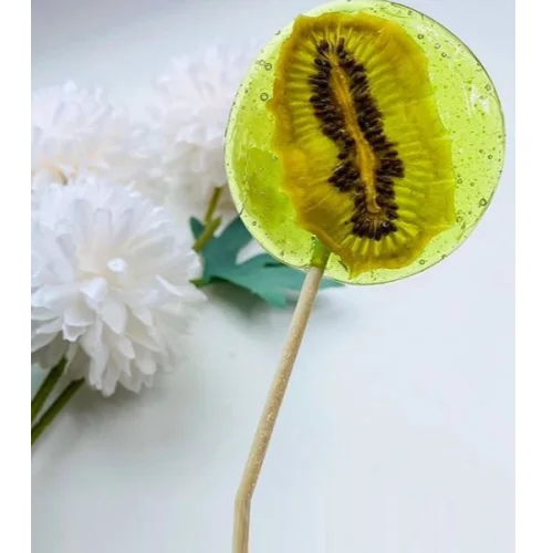 Lollipops with kiwi 