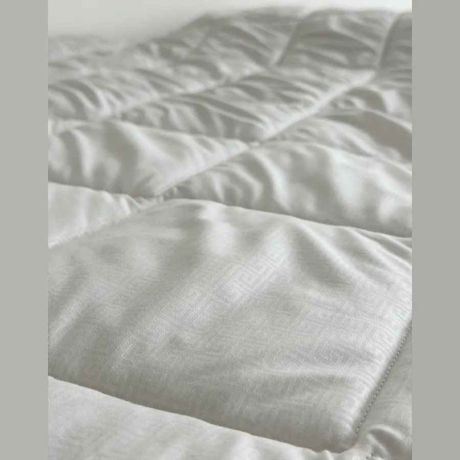 Одеяло стеганое арт м/ф беж (микрофибра, пл. 85 г/м2, овечья шерсть 300 г/м2) 