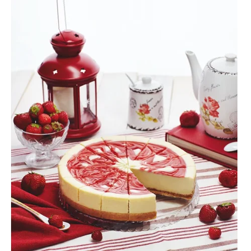 Cheesecake «New-York» with strawberry