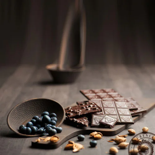 Dark chocolate with almonds and blueberries, 80 g