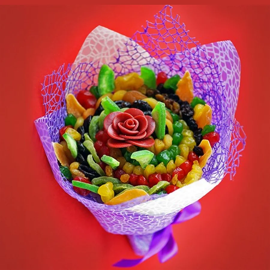 Bouquet of dried fruit