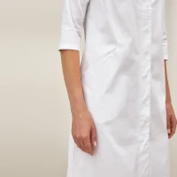 Medical gown with buttons with 3/4 sleeve