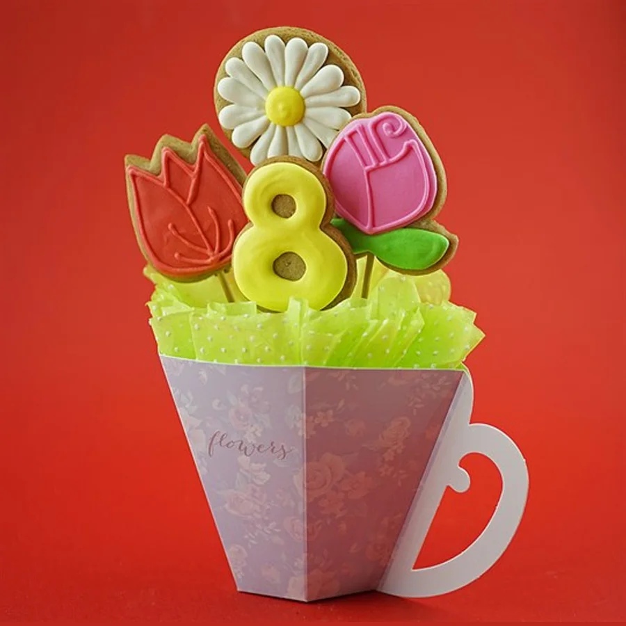 Gingerbread bouquet March 8 (in a cup)