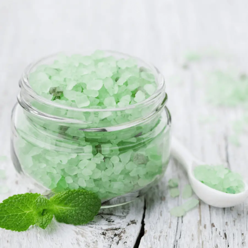 Salt for baths with foam with mint essential oil