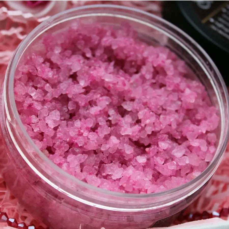 Bath salt with essential oil geranium