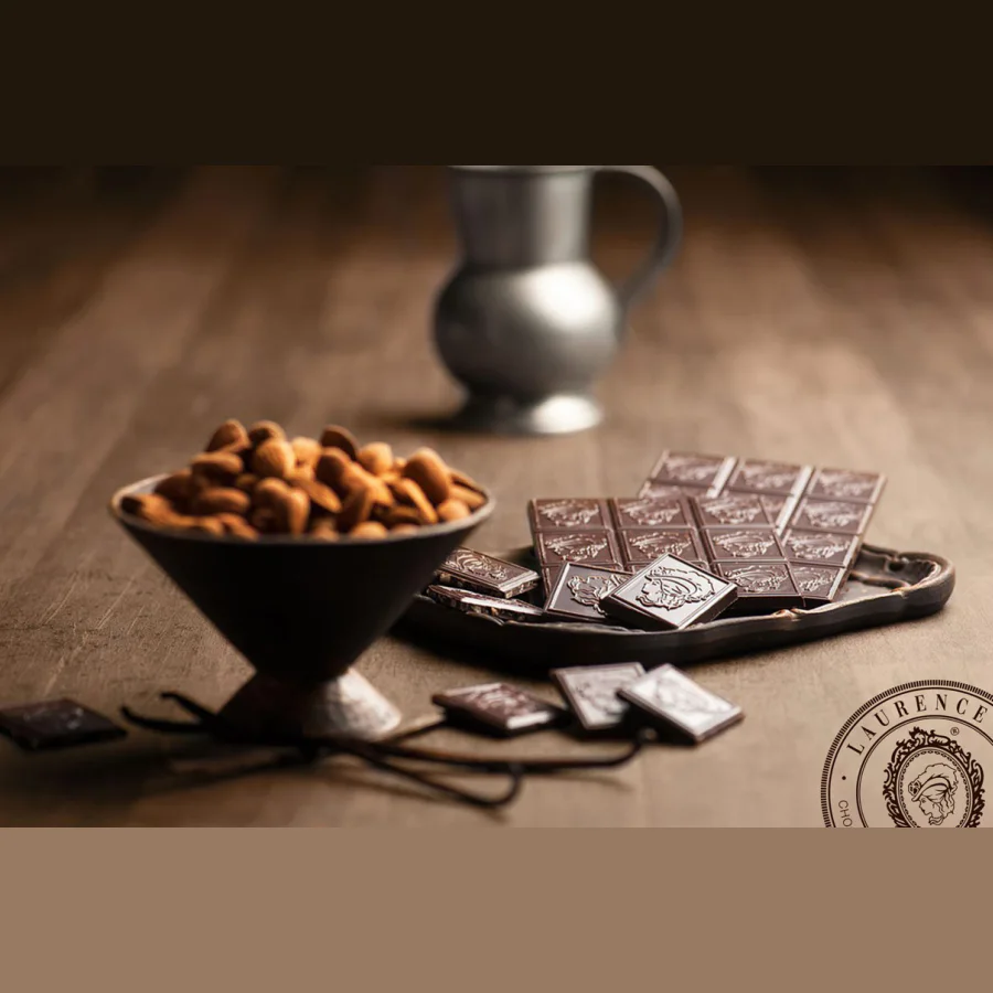 Dark chocolate with almonds, 80 g